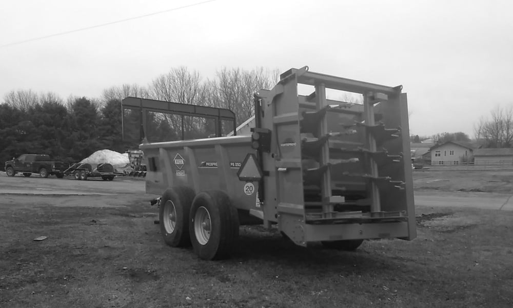 Dry Manure Spreader